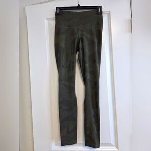 The North Face Women's Olive Green Camo Leggings Size Small